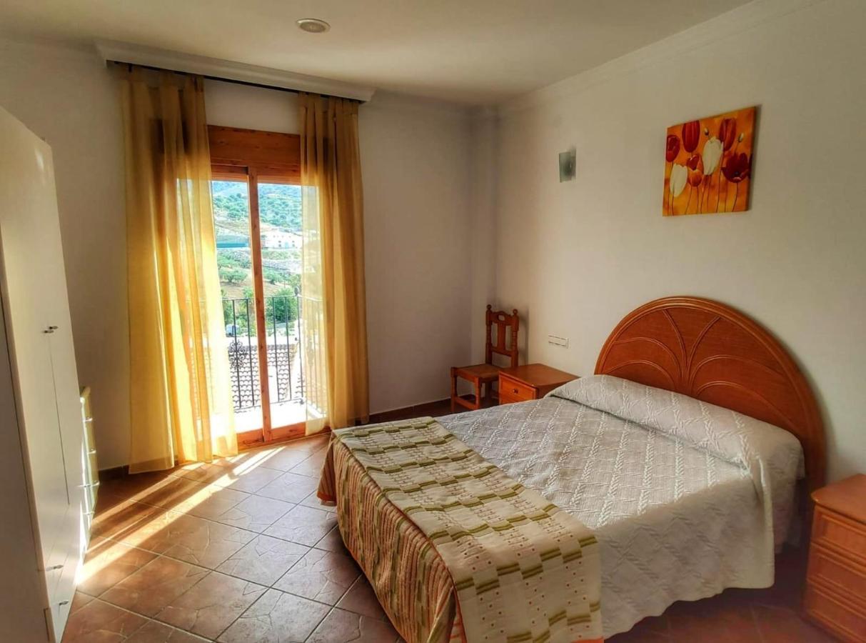Casa Amplia Con Terraza En La Vinuela Βίλα Εξωτερικό φωτογραφία
